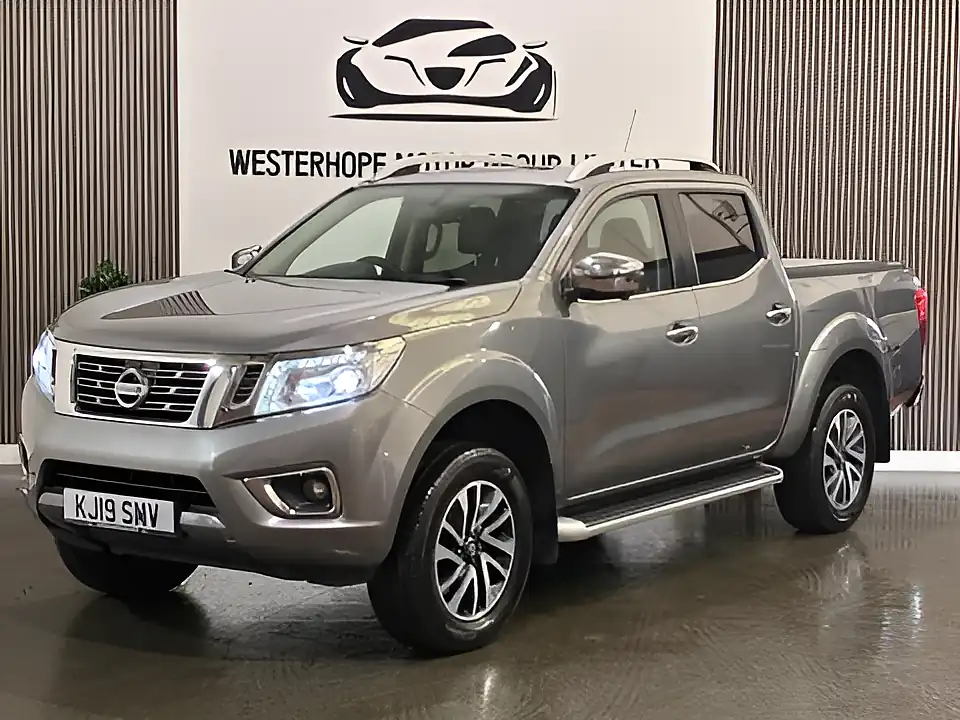 Used 2019 Nissan Navara Tekna Grey - Interior and Exterior details 10