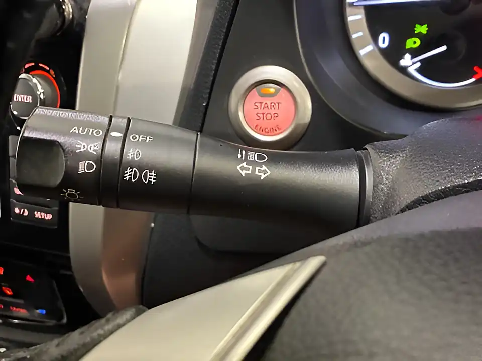 Used 2019 Nissan Navara Tekna Grey - Interior and Exterior details 13