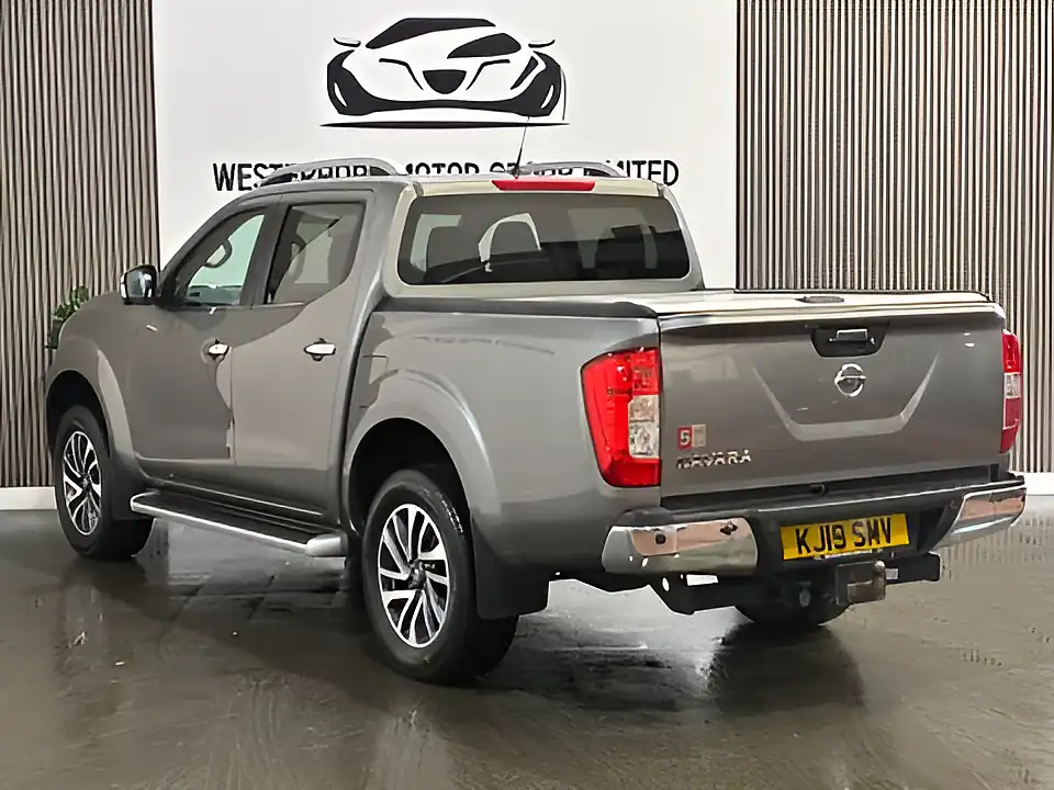 Used 2019 Nissan Navara Tekna Grey - Interior and Exterior details 2