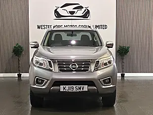 Used 2019 Nissan Navara Tekna Grey - Interior and Exterior details 5