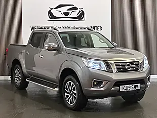 Used 2019 Nissan Navara Tekna Grey - Interior and Exterior details 9