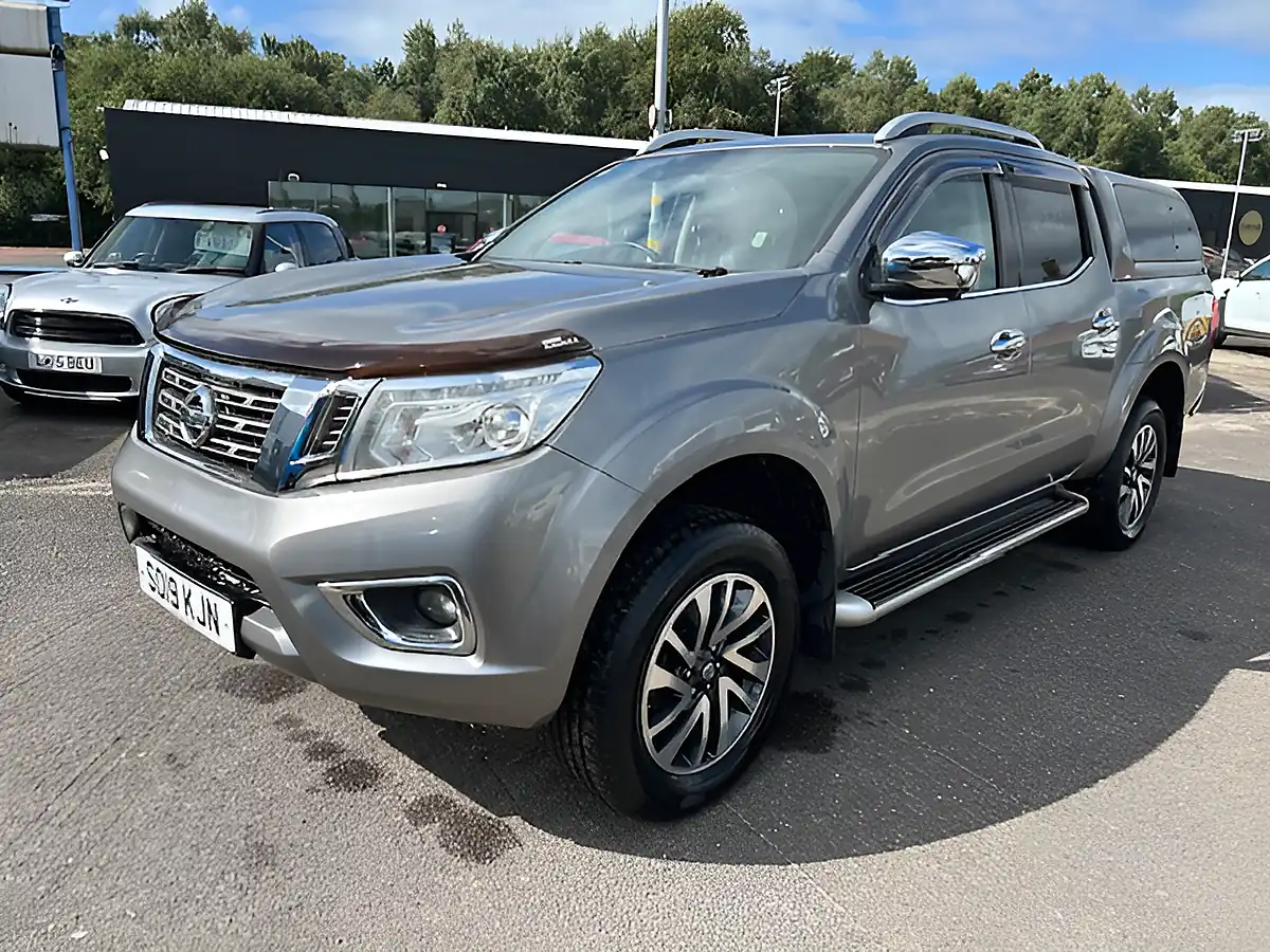 Used 2019 Nissan Navara Tekna Shr Dcb Grey - Interior and Exterior details 10