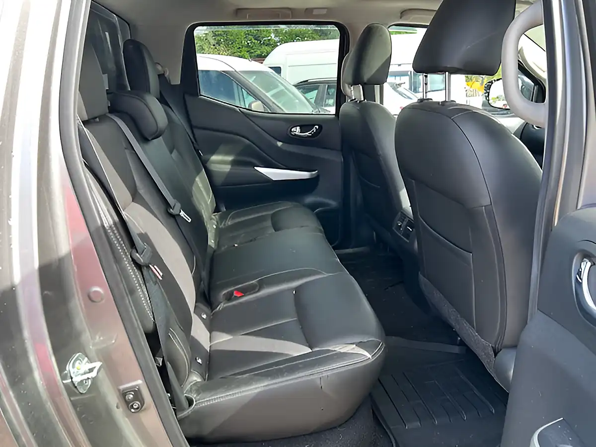 Used 2019 Nissan Navara Tekna Shr Dcb Grey - Interior and Exterior details 11