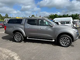 Used 2019 Nissan Navara Tekna Shr Dcb Grey - Interior and Exterior details 13