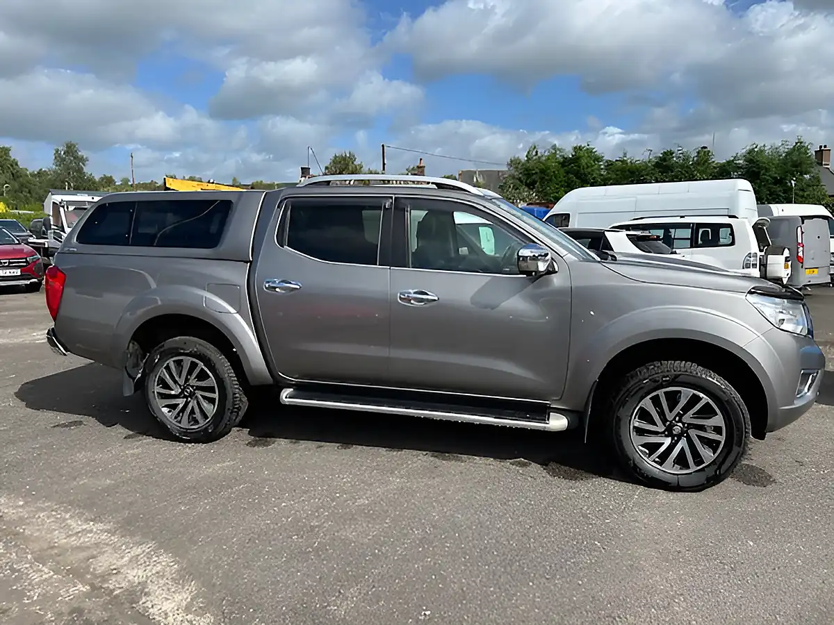 Used 2019 Nissan Navara Tekna Shr Dcb Grey - Interior and Exterior details 13