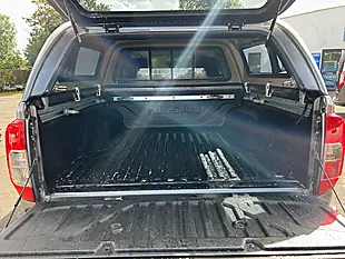 Used 2019 Nissan Navara Tekna Shr Dcb Grey - Interior and Exterior details 5