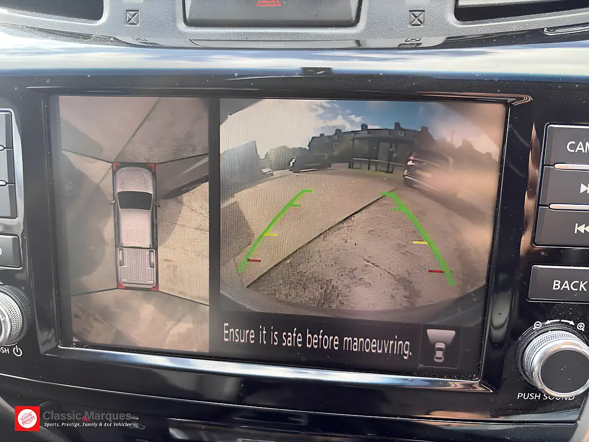 Used 2019 Nissan Navara Tekna Twilight Grey - Interior and Exterior details 17
