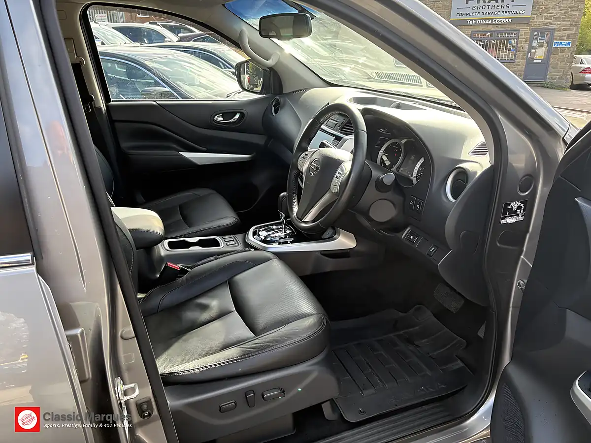Used 2019 Nissan Navara Tekna Twilight Grey - Interior and Exterior details 2