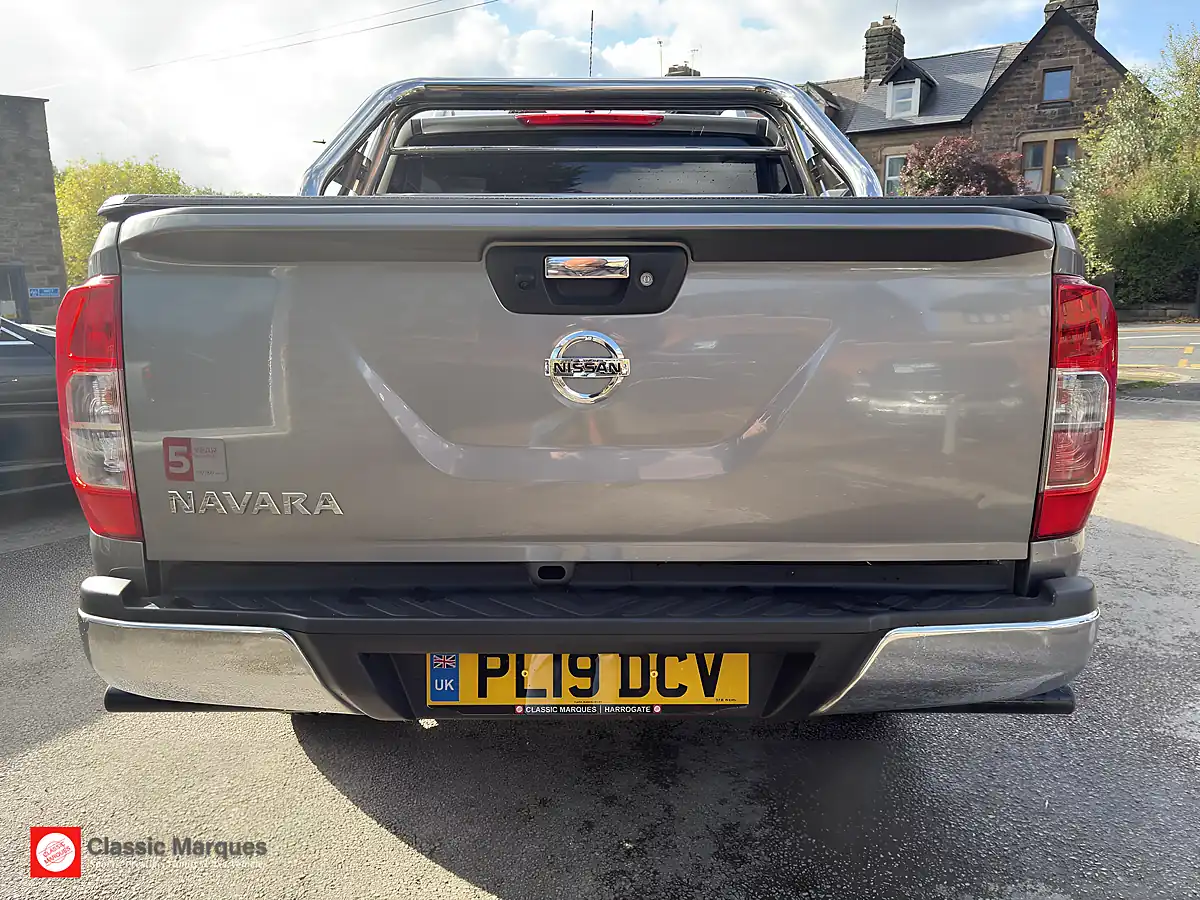 Used 2019 Nissan Navara Tekna Twilight Grey - Interior and Exterior details 9