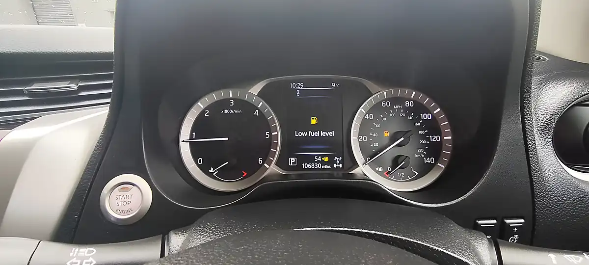 Used 2019 Nissan Navara Tekna White - Interior and Exterior details 14