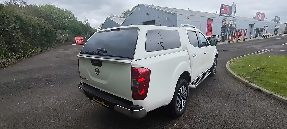 Used 2019 Nissan Navara Tekna White - Interior and Exterior details 5