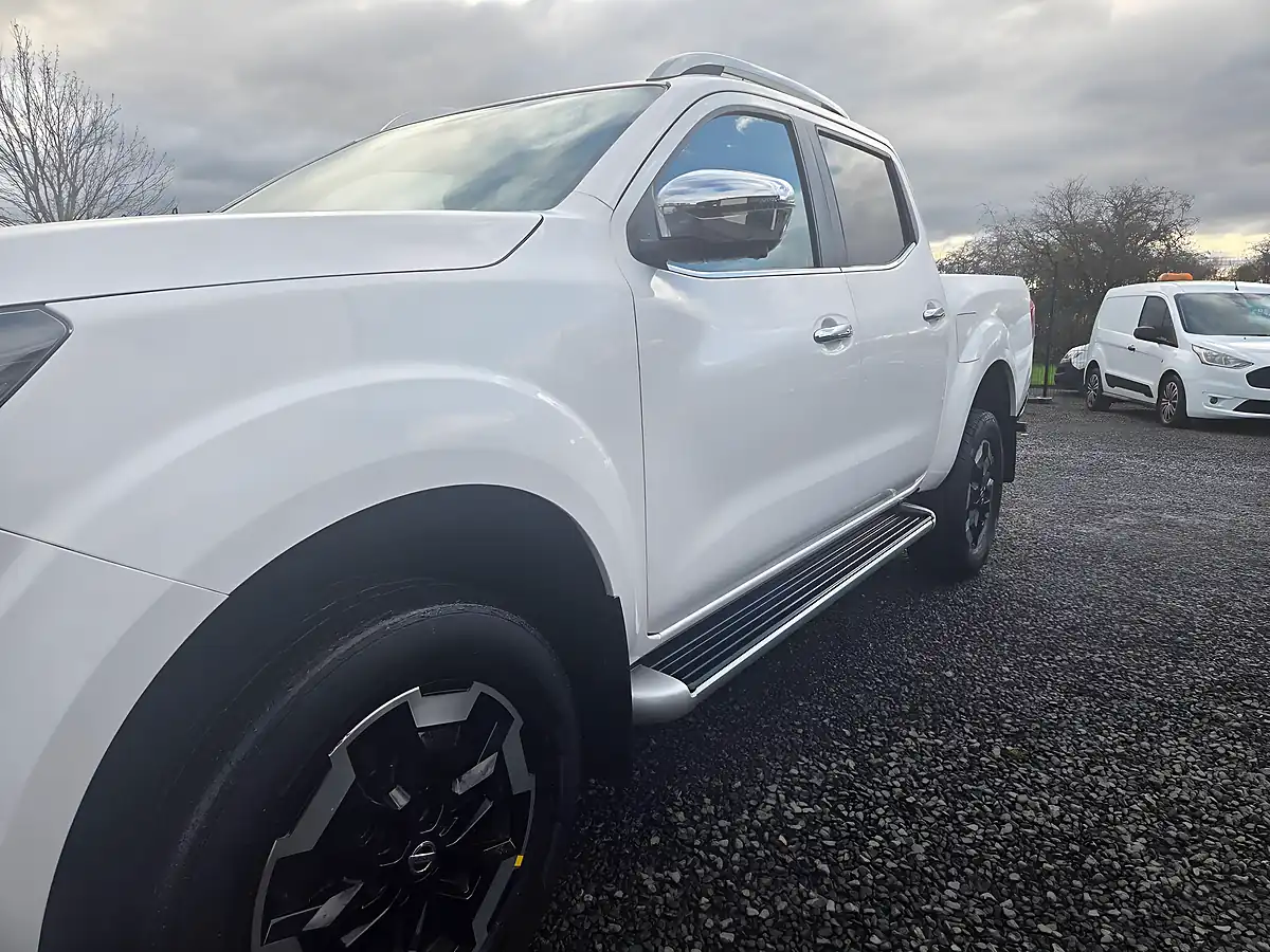 Used 2019 Nissan Navara Tekna White - Interior and Exterior details 13