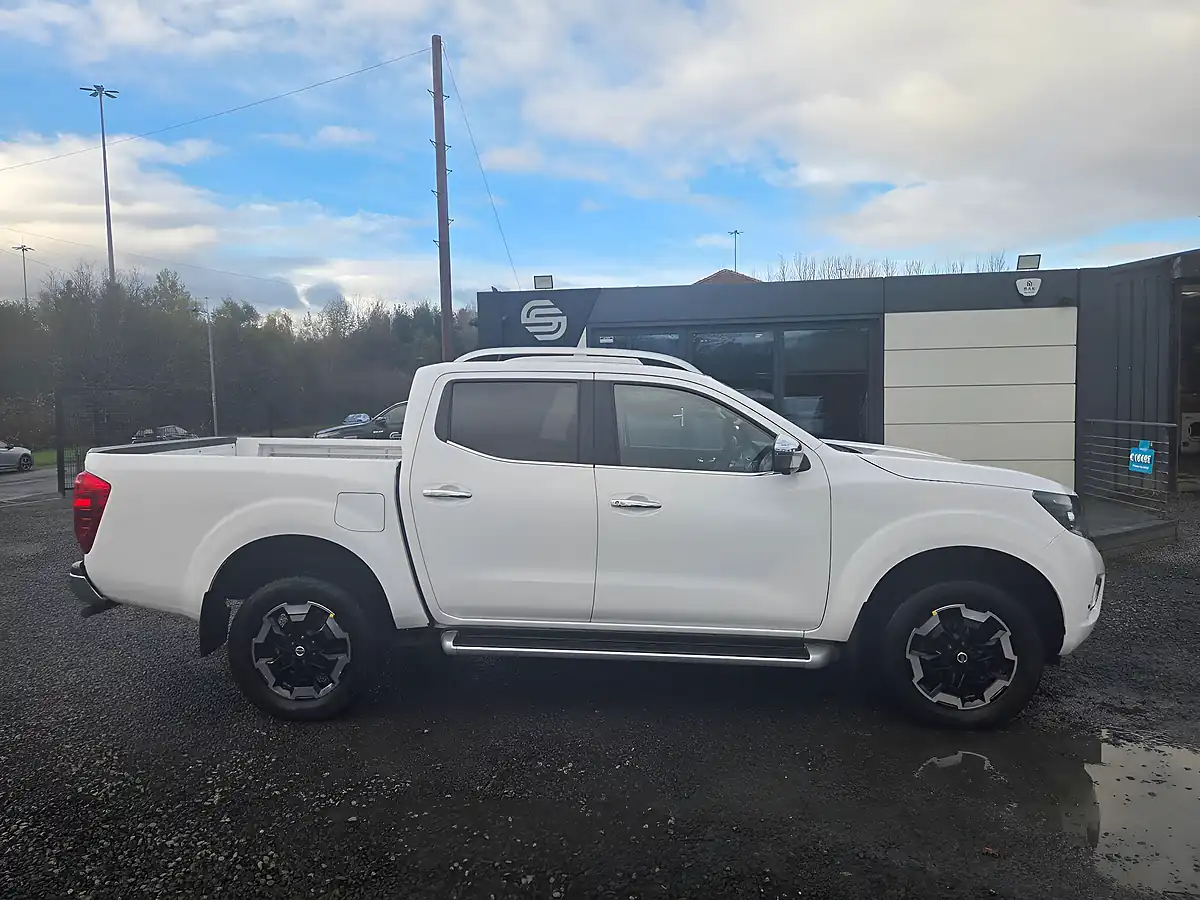 Used 2019 Nissan Navara Tekna White - Interior and Exterior details 3