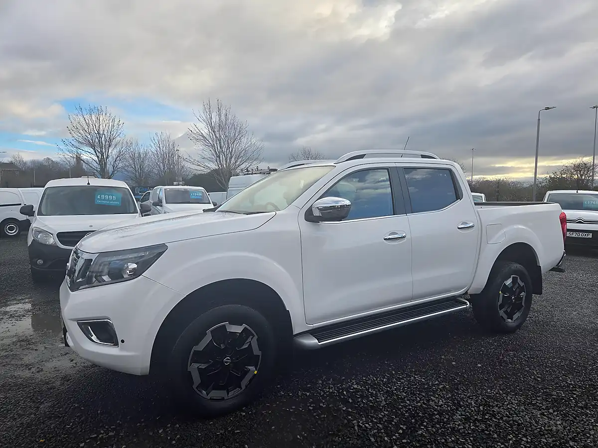 Used 2019 Nissan Navara Tekna White - Interior and Exterior details 7