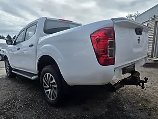 Used 2019 Nissan Navara Visia White - Interior and Exterior details 4