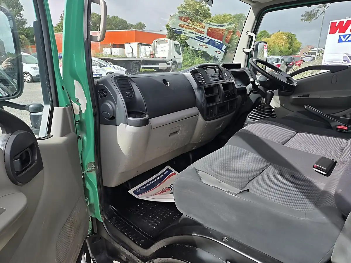 Used 2019 Nissan Nt400 Cabstar 35.13 Lwb White - Interior and Exterior details 7