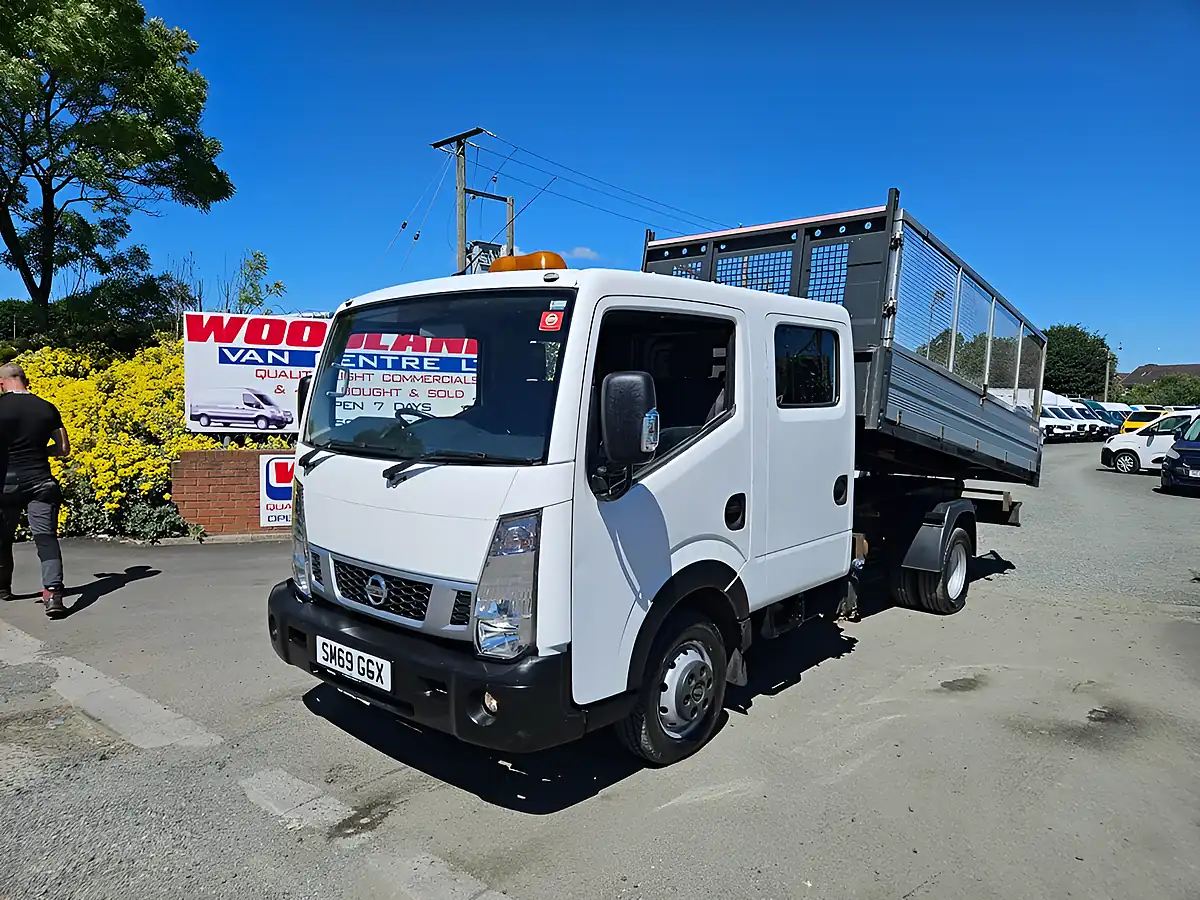 Used 2019 Nissan Nt400 Cabstar 35.15 Lwb Crew Cab Tipper Grey - Interior and Exterior details 4