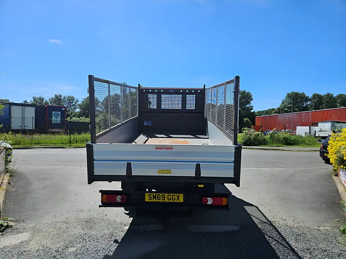Used 2019 Nissan Nt400 Cabstar 35.15 Lwb Crew Cab Tipper Grey - Interior and Exterior details 7