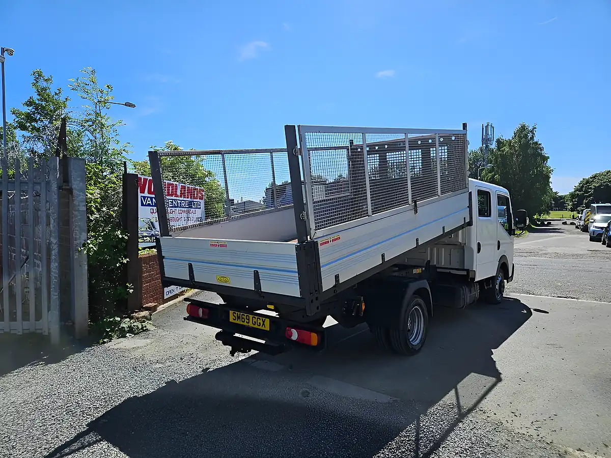 Used 2019 Nissan Nt400 Cabstar 35.15 Lwb Crew Cab Tipper Grey - Interior and Exterior details 8