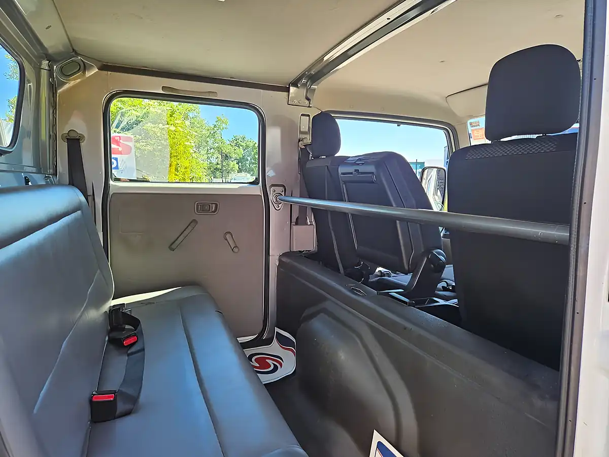 Used 2019 Nissan Nt400 Cabstar 35.15 Lwb Crew Cab Tipper Grey - Interior and Exterior details 9