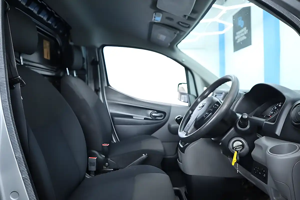Used 2019 Nissan NV200 Tekna Grey - Interior and Exterior details 16