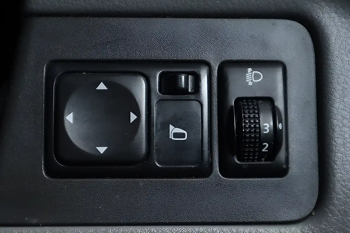 Used 2019 Nissan NV200 Tekna Grey - Interior and Exterior details 18