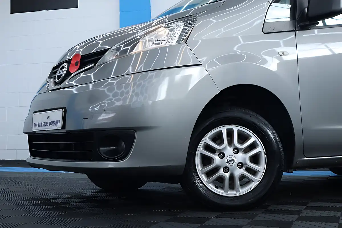 Used 2019 Nissan NV200 Tekna Grey - Interior and Exterior details 7