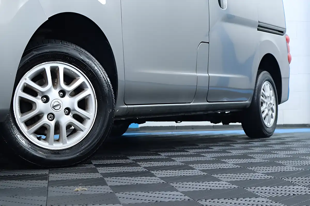 Used 2019 Nissan NV200 Tekna Grey - Interior and Exterior details 8