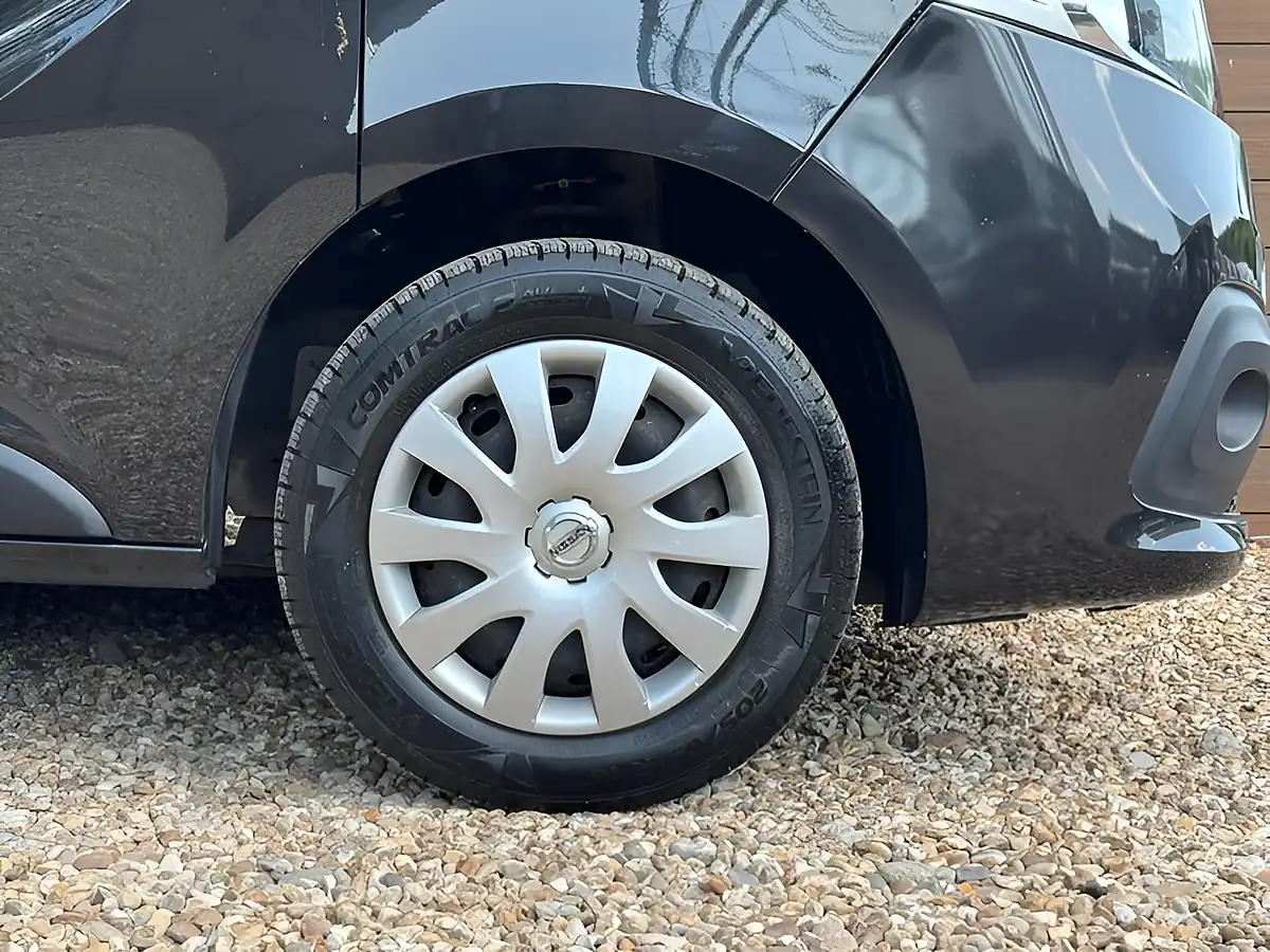 Used 2019 Nissan NV300 Acenta Black - Interior and Exterior details 12