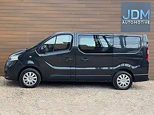 Used 2019 Nissan NV300 Acenta Black - Interior and Exterior details 8