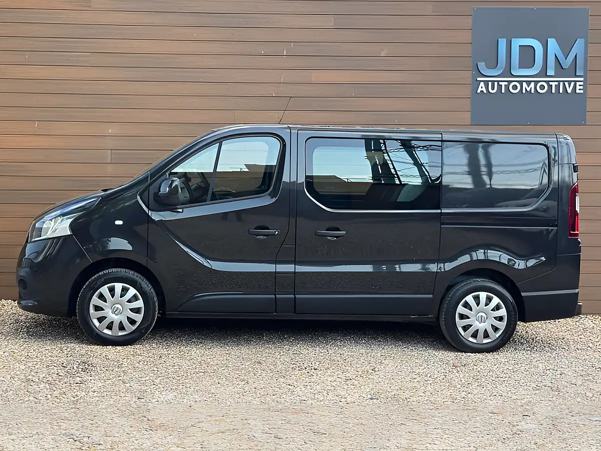 Used 2019 Nissan NV300 Acenta Black - Interior and Exterior details 8