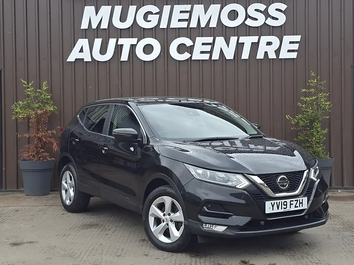 Used 2019 Nissan Qashqai Acenta Black - Front View