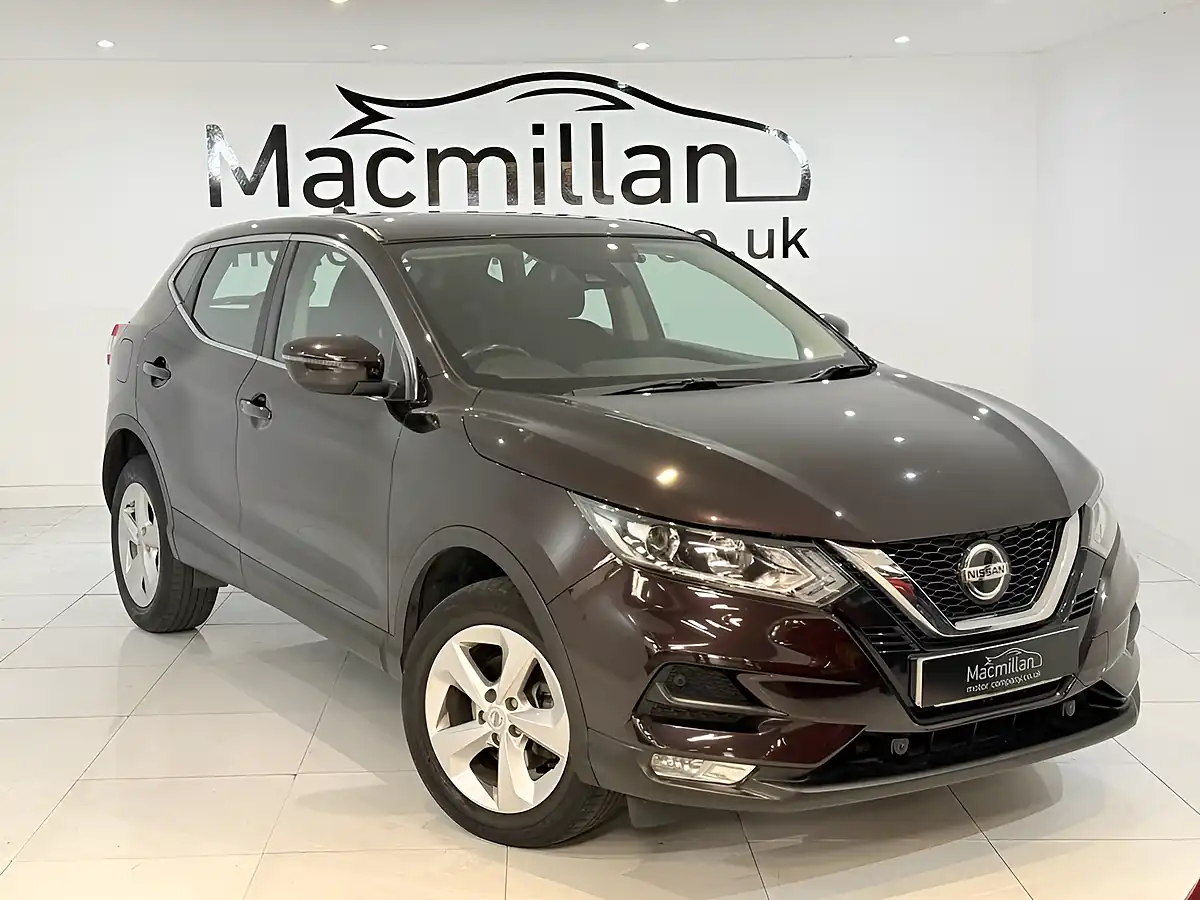 Used 2019 Nissan Qashqai Acenta Premium Black - Front View