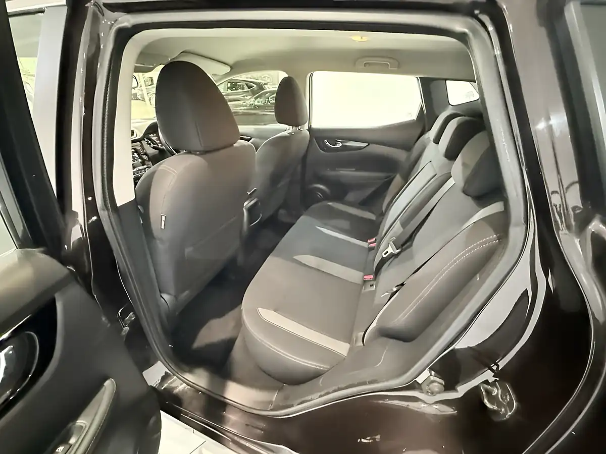 Used 2019 Nissan Qashqai Acenta Premium Black - Interior and Exterior details 13