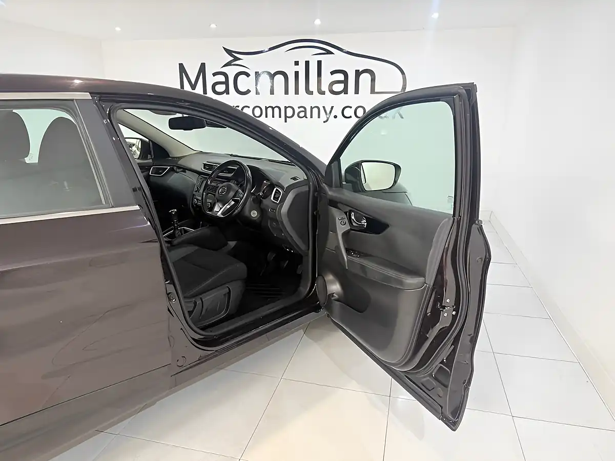 Used 2019 Nissan Qashqai Acenta Premium Black - Interior and Exterior details 14