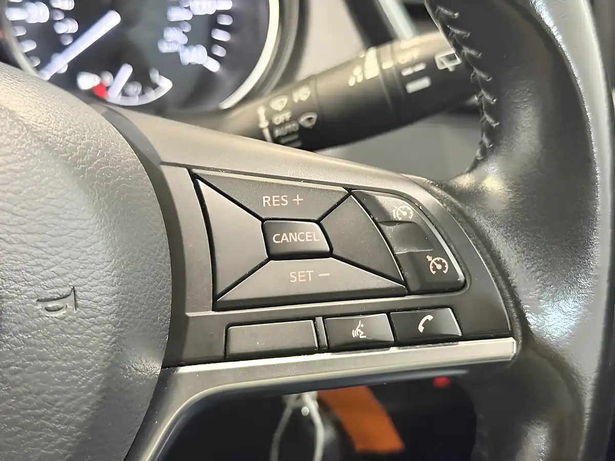 Used 2019 Nissan Qashqai Acenta Premium Black - Interior and Exterior details 16