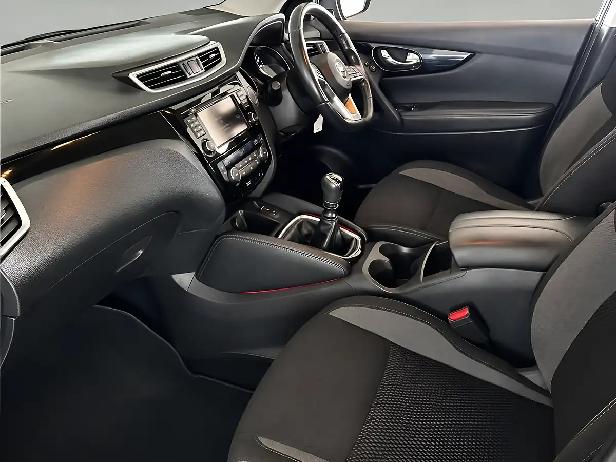 Used 2019 Nissan Qashqai Acenta Premium Black - Interior and Exterior details 3