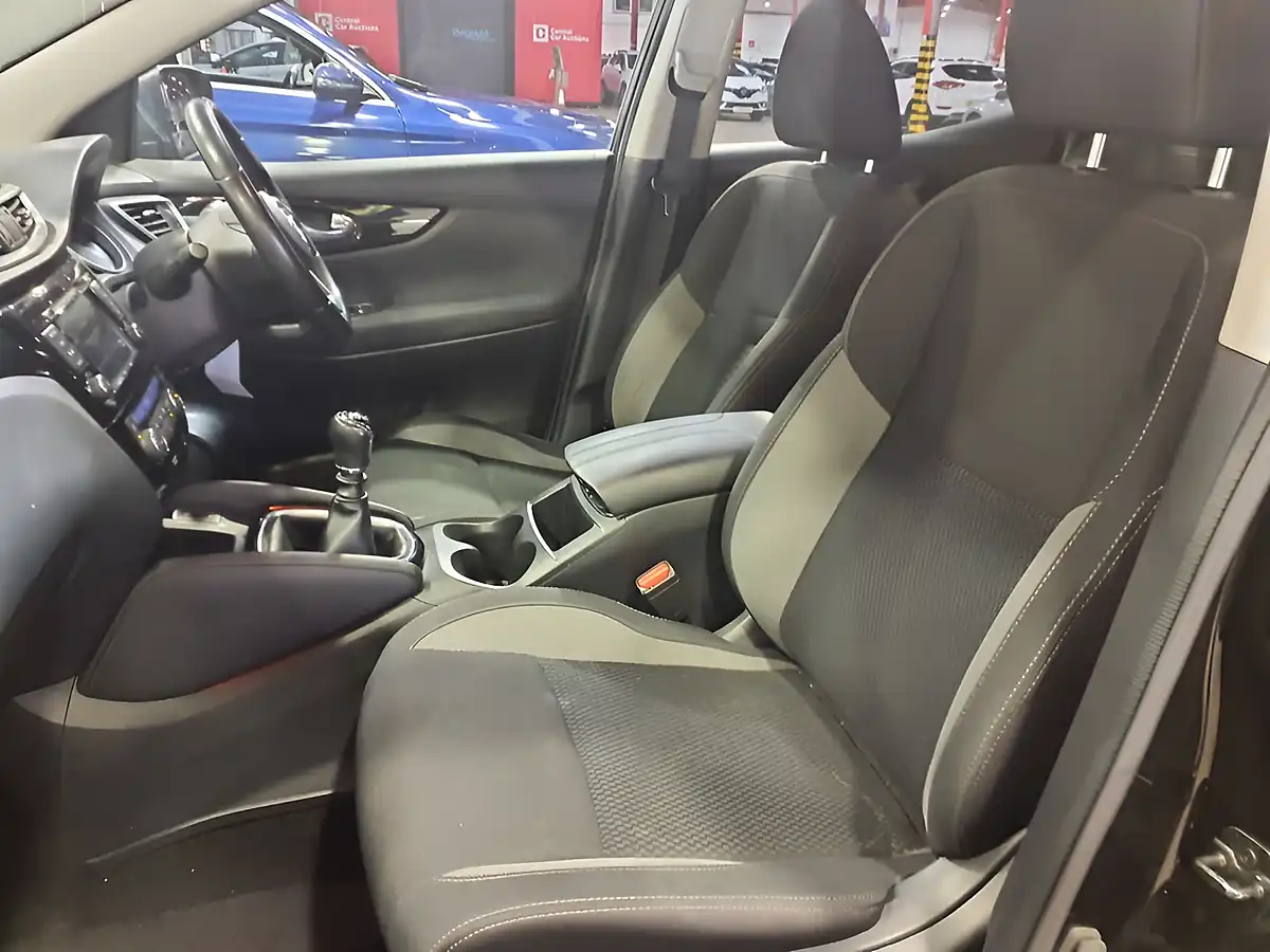 Used 2019 Nissan Qashqai Acenta Premium Black - Interior and Exterior details 13