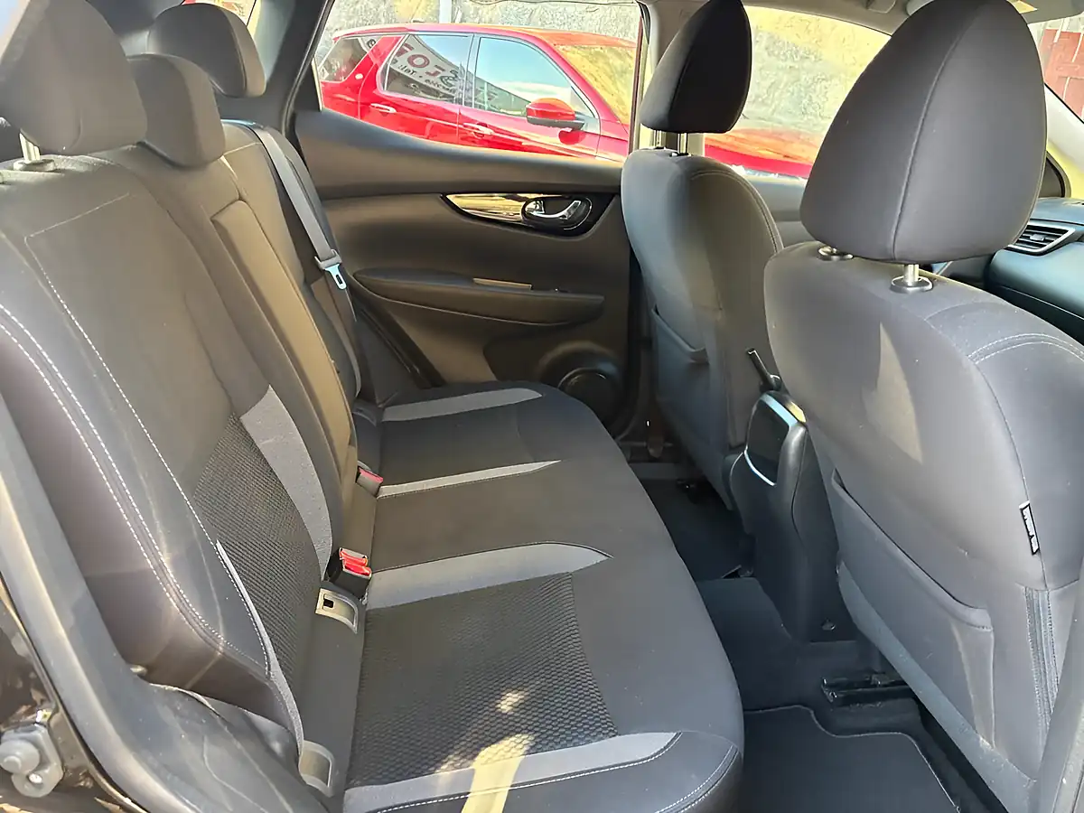 Used 2019 Nissan Qashqai Acenta Premium Black - Interior and Exterior details 17
