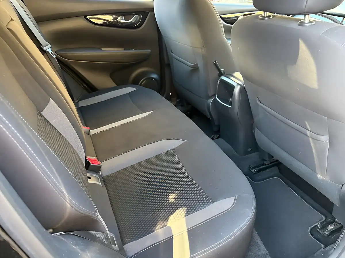 Used 2019 Nissan Qashqai Acenta Premium Black - Interior and Exterior details 18