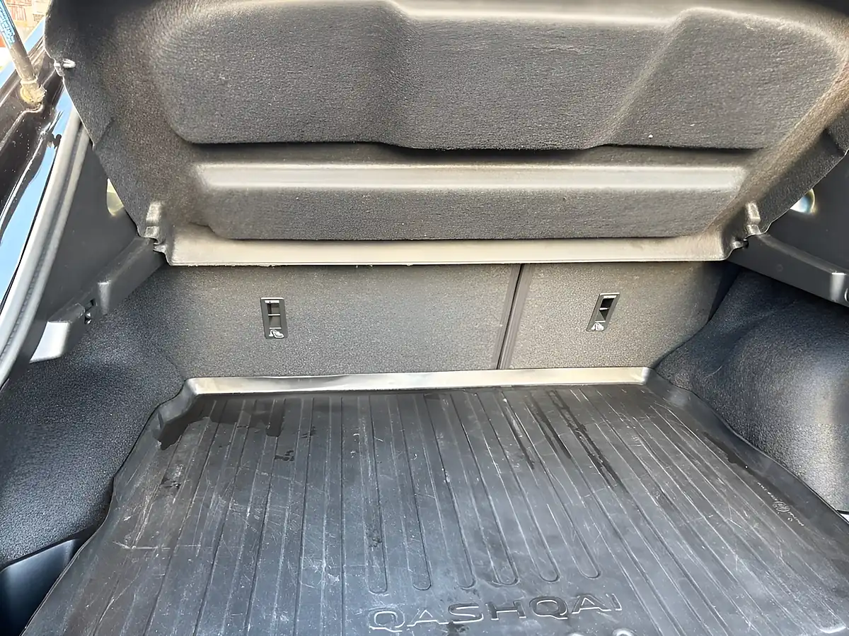 Used 2019 Nissan Qashqai Acenta Premium Black - Interior and Exterior details 19
