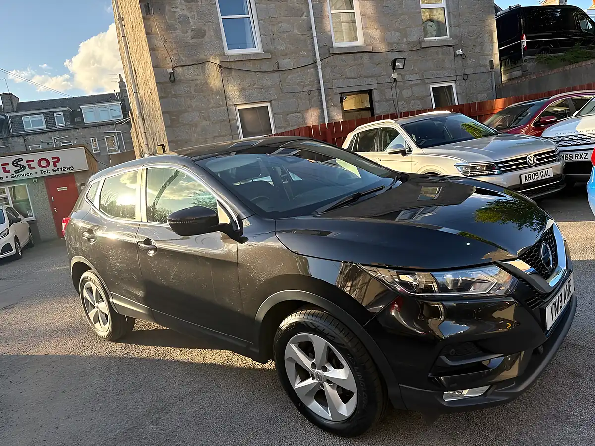 Used 2019 Nissan Qashqai Acenta Premium Black - Interior and Exterior details 2