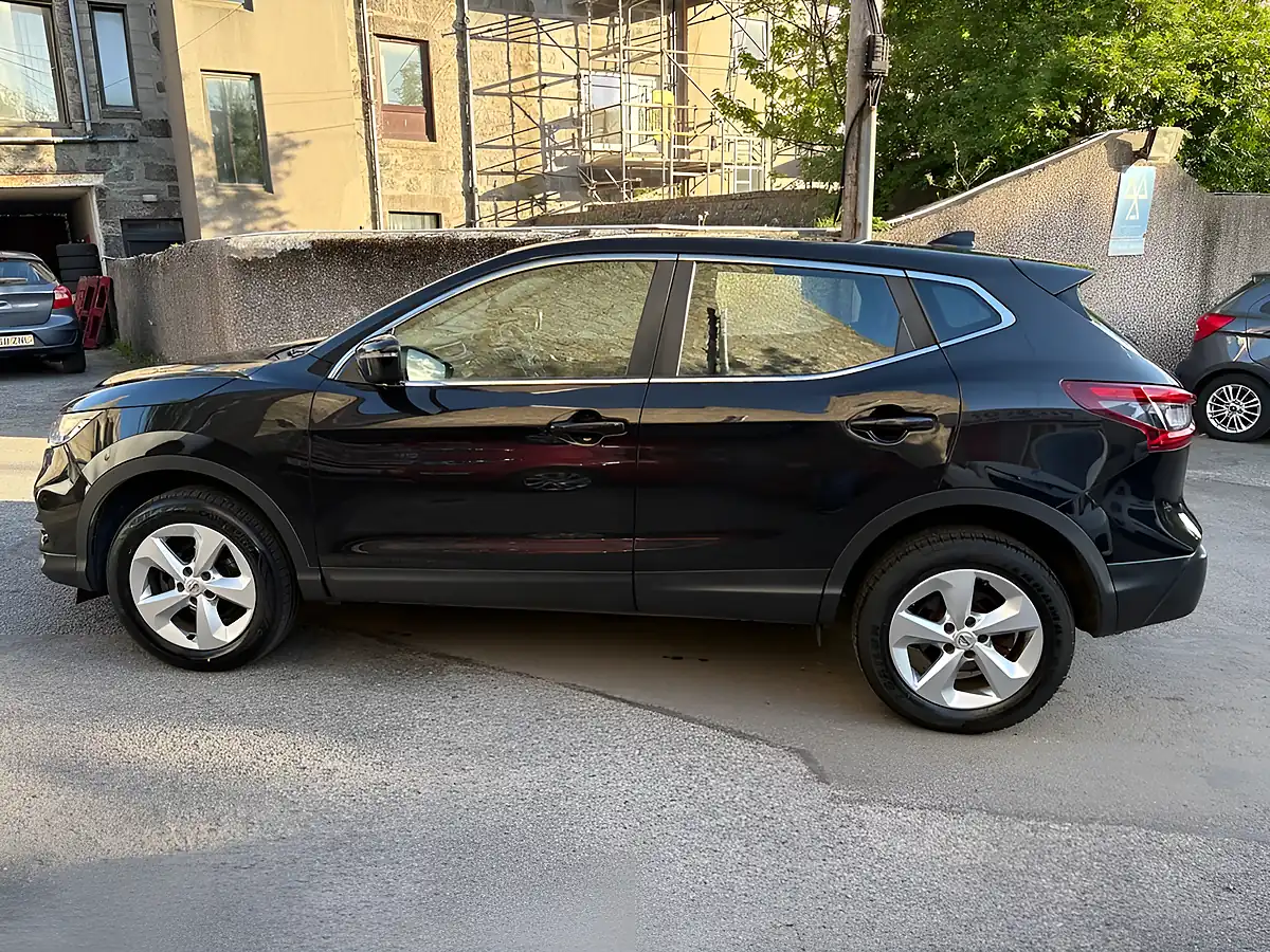 Used 2019 Nissan Qashqai Acenta Premium Black - Interior and Exterior details 6