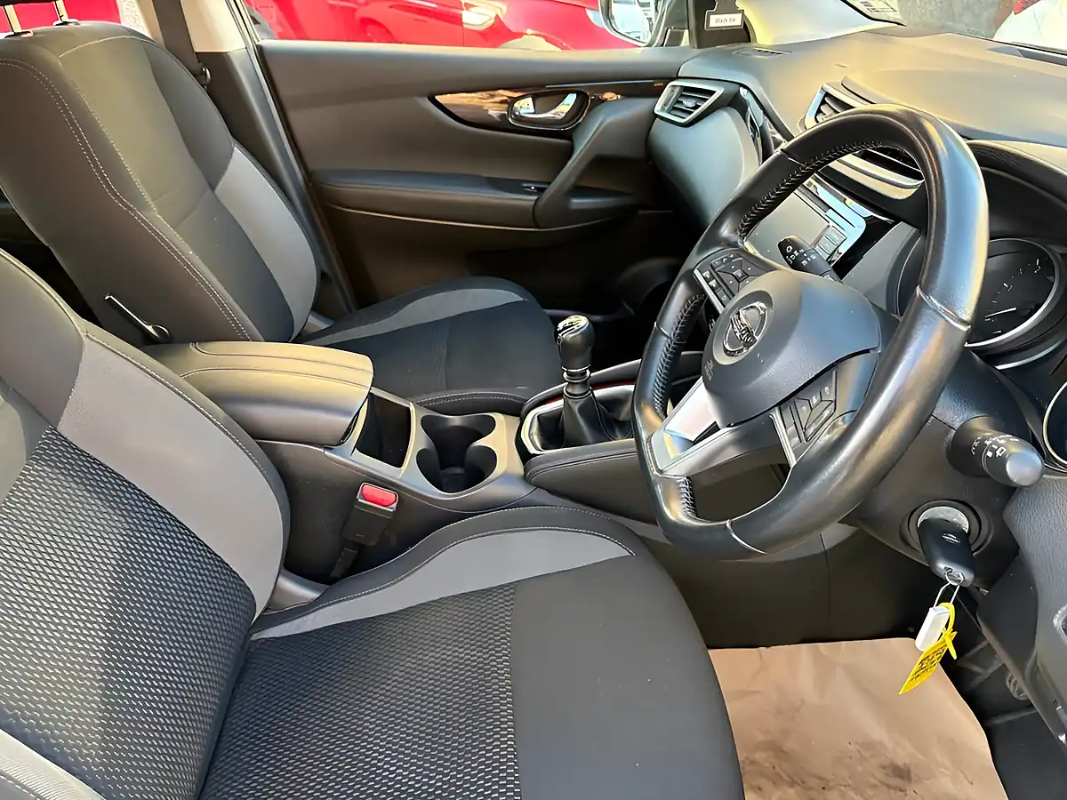 Used 2019 Nissan Qashqai Acenta Premium Black - Interior and Exterior details 8