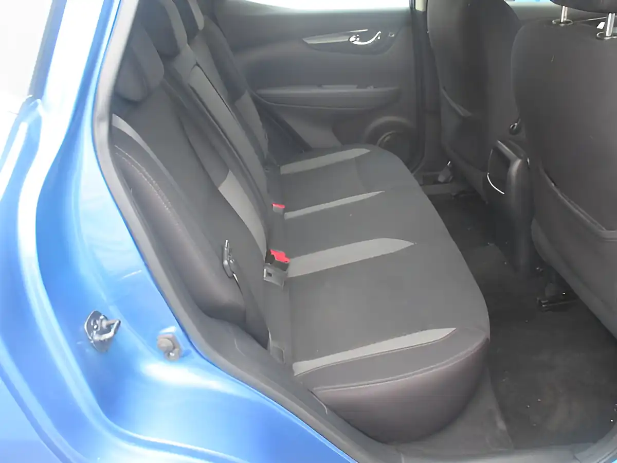 Used 2019 Nissan Qashqai Acenta Premium Blue - Interior and Exterior details 8