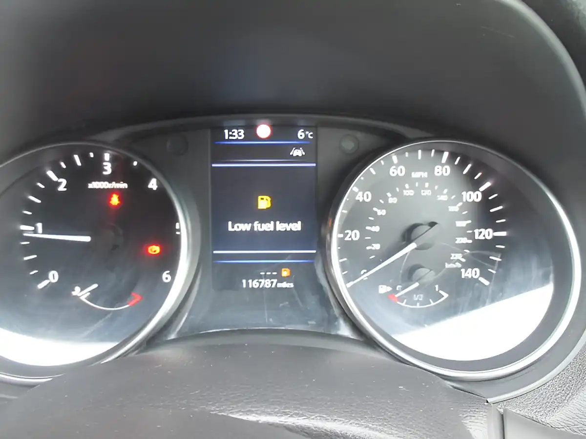 Used 2019 Nissan Qashqai Acenta Premium Blue - Interior and Exterior details 9
