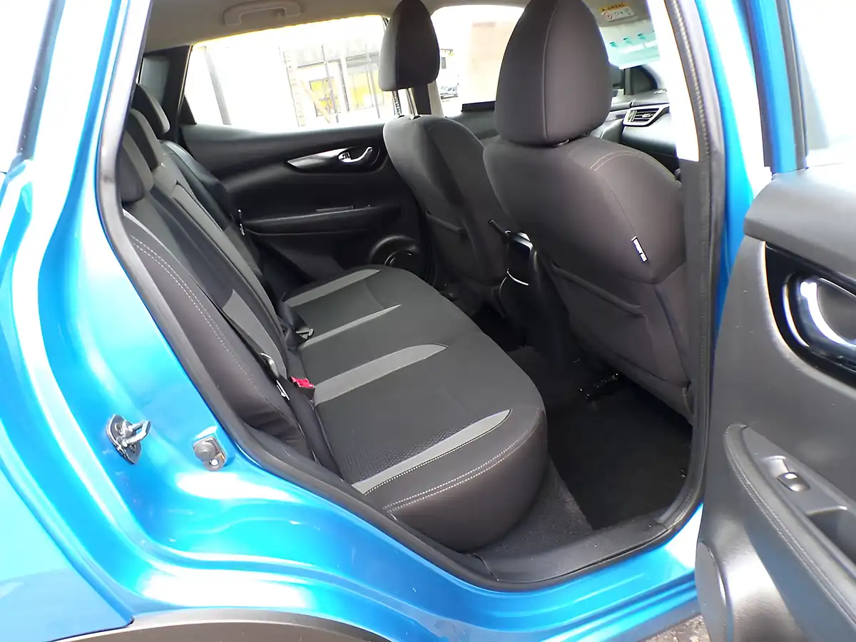 Used 2019 Nissan Qashqai Acenta Premium Blue - Interior and Exterior details 14