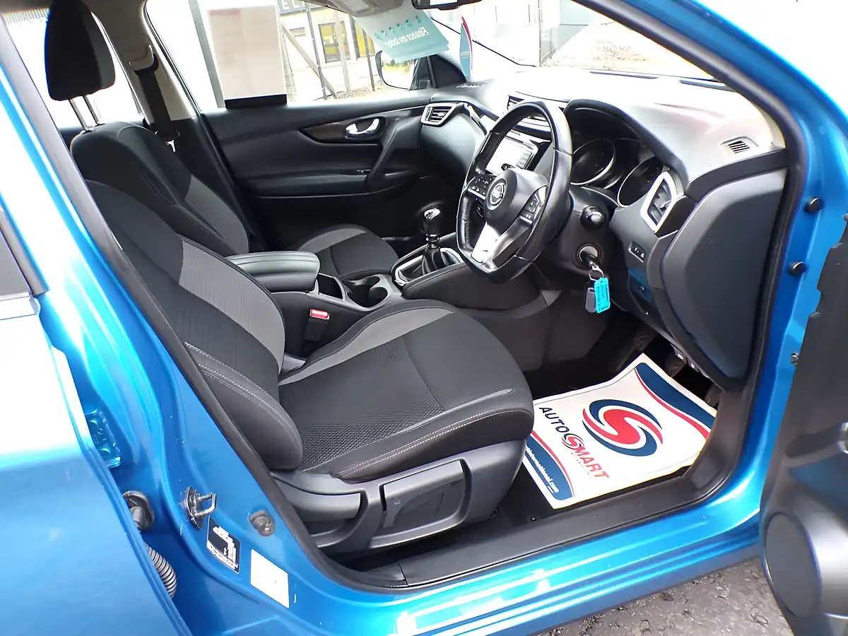 Used 2019 Nissan Qashqai Acenta Premium Blue - Interior and Exterior details 15