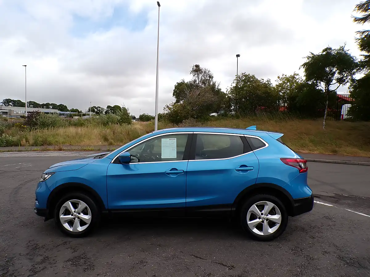Used 2019 Nissan Qashqai Acenta Premium Blue - Interior and Exterior details 2