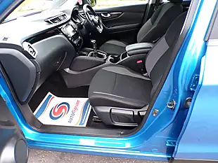 Used 2019 Nissan Qashqai Acenta Premium Blue - Interior and Exterior details 7